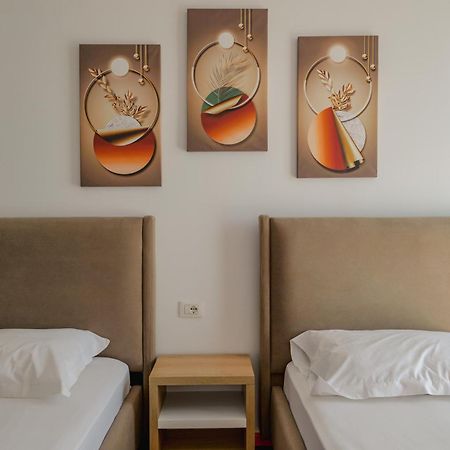 Hotel Summer Sarandë Buitenkant foto