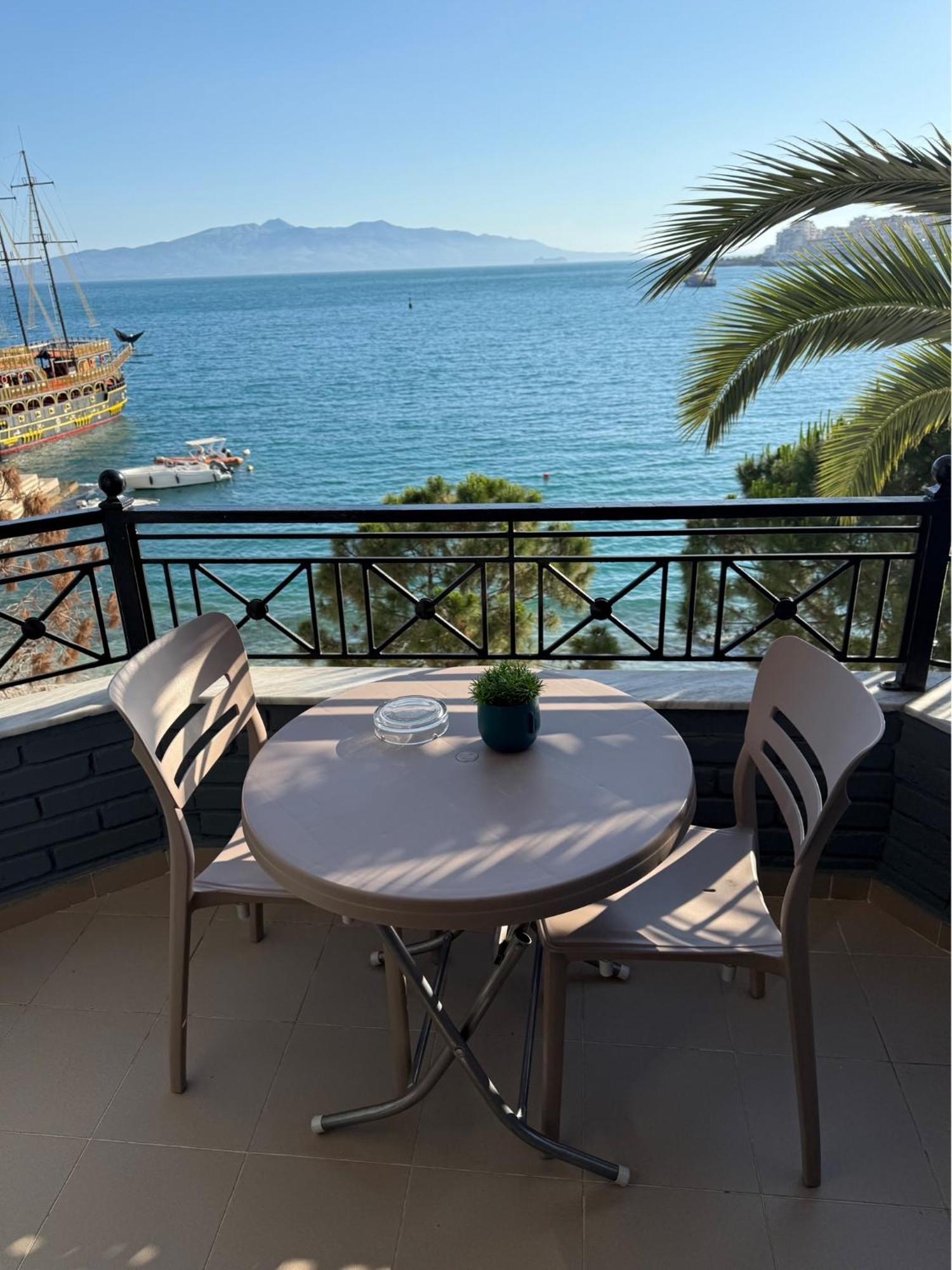 Hotel Summer Sarandë Buitenkant foto