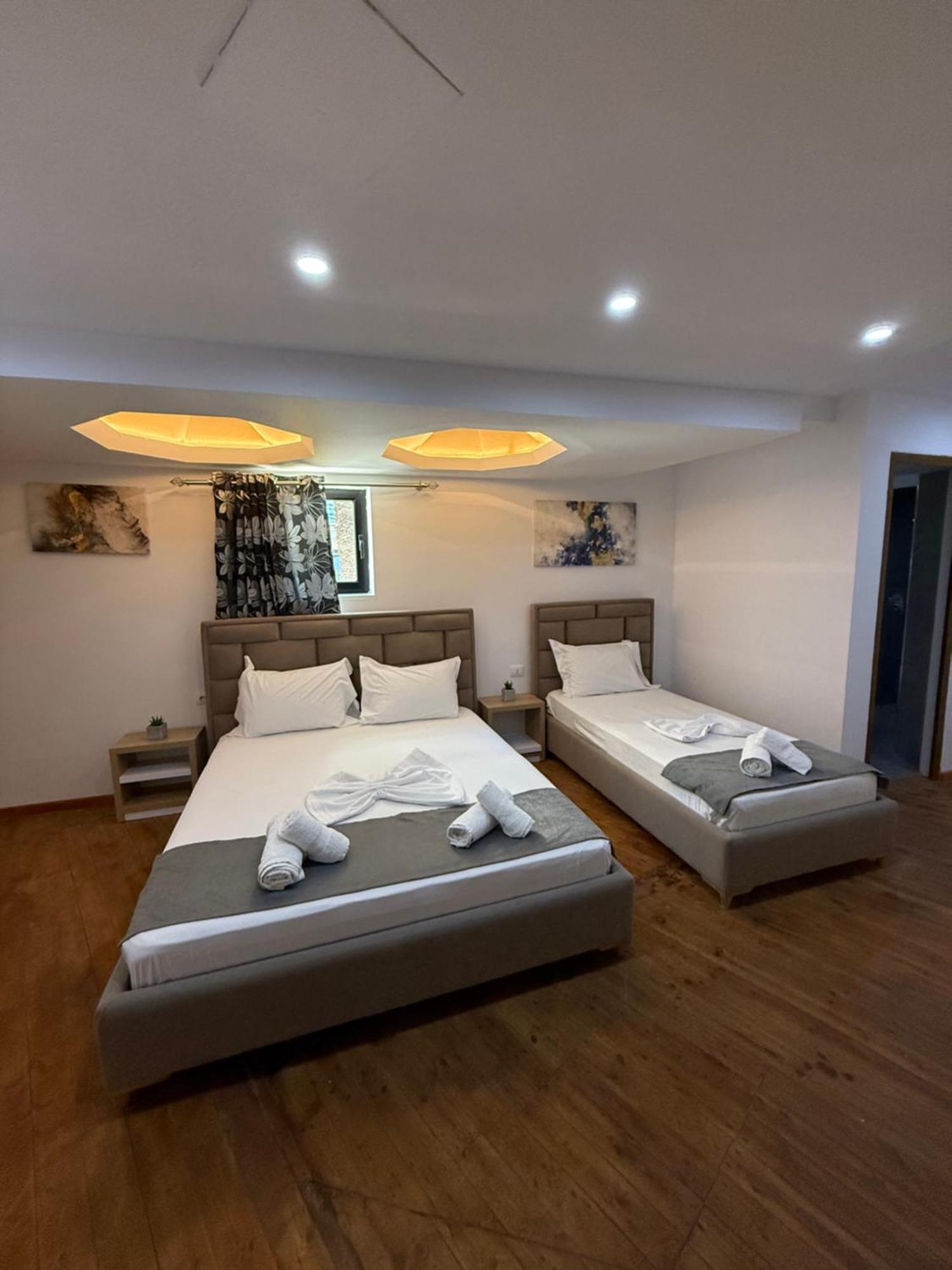 Hotel Summer Sarandë Buitenkant foto